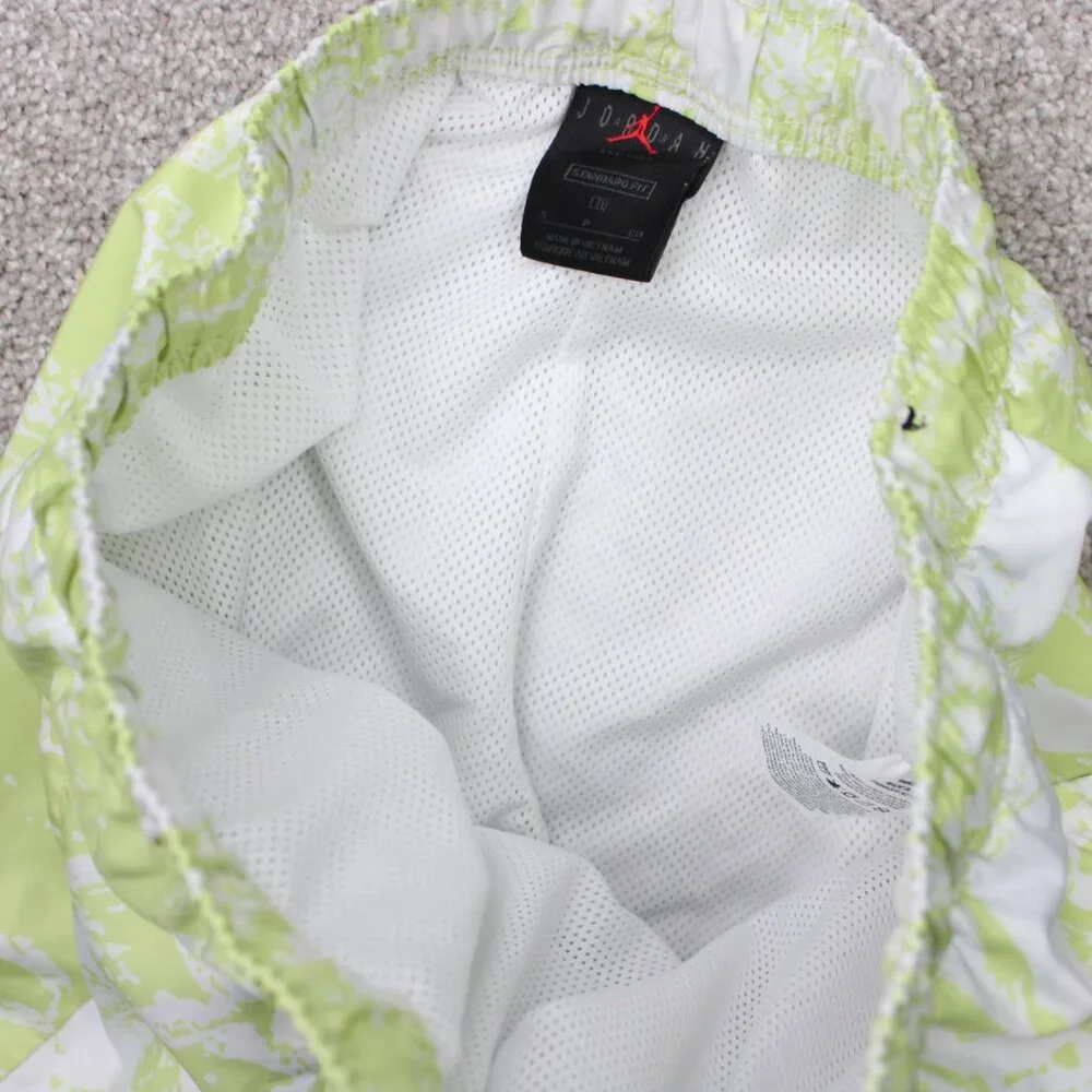 Nike Jordan Swim Trunks Shorts Mens Small Limelight Flight Poolside Standard Fit